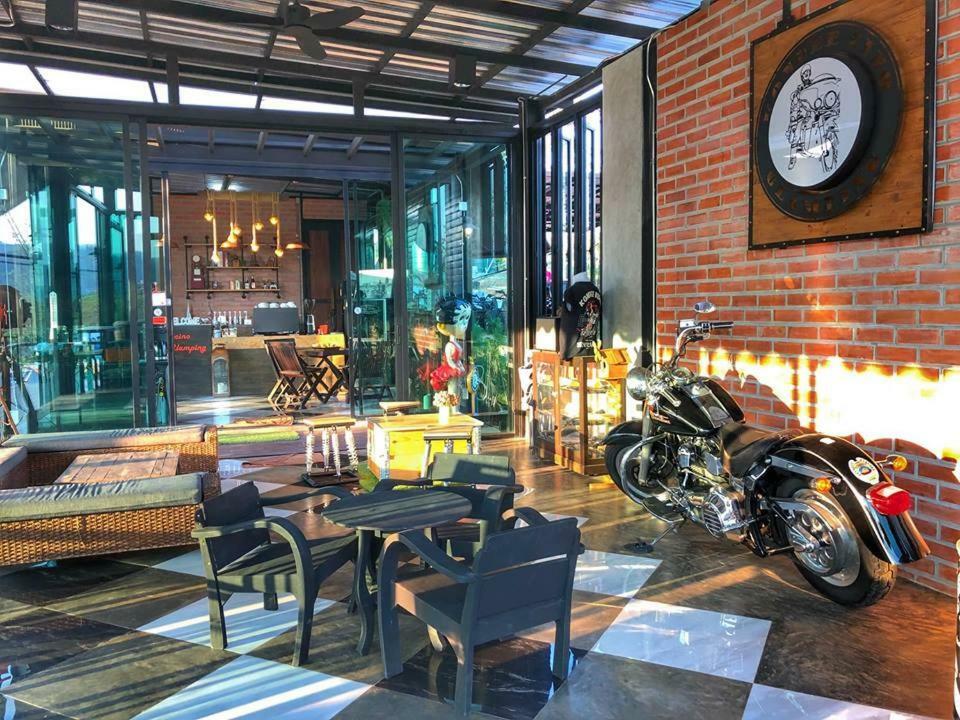 Kondee Cino Cafe & Glamping Hotel Khao Kho Eksteriør billede